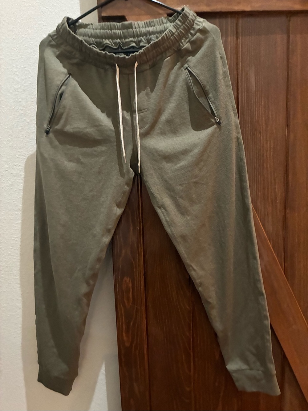 Vuori Olive Drawstring Joggers with Zipper Pockets